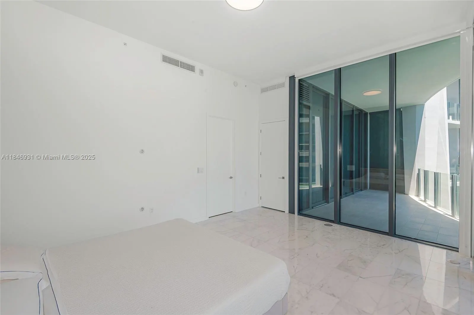 2821 S Bayshore Dr, #7B