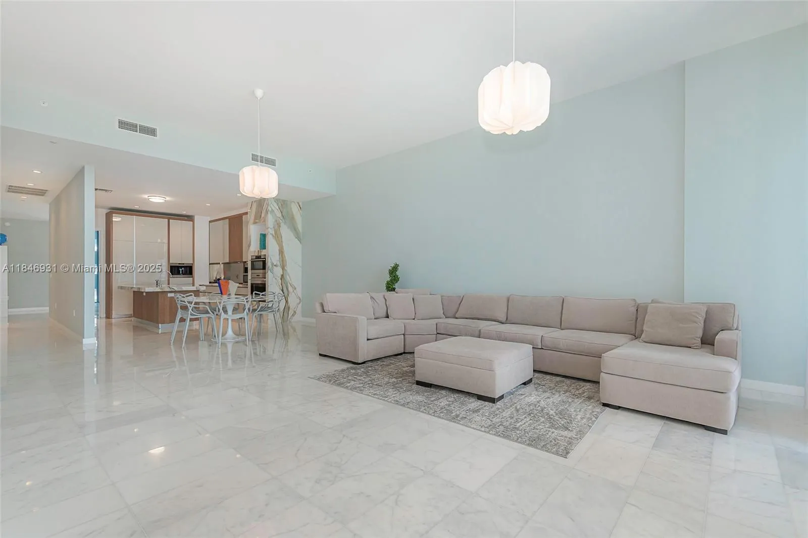 2821 S Bayshore Dr, #7B
