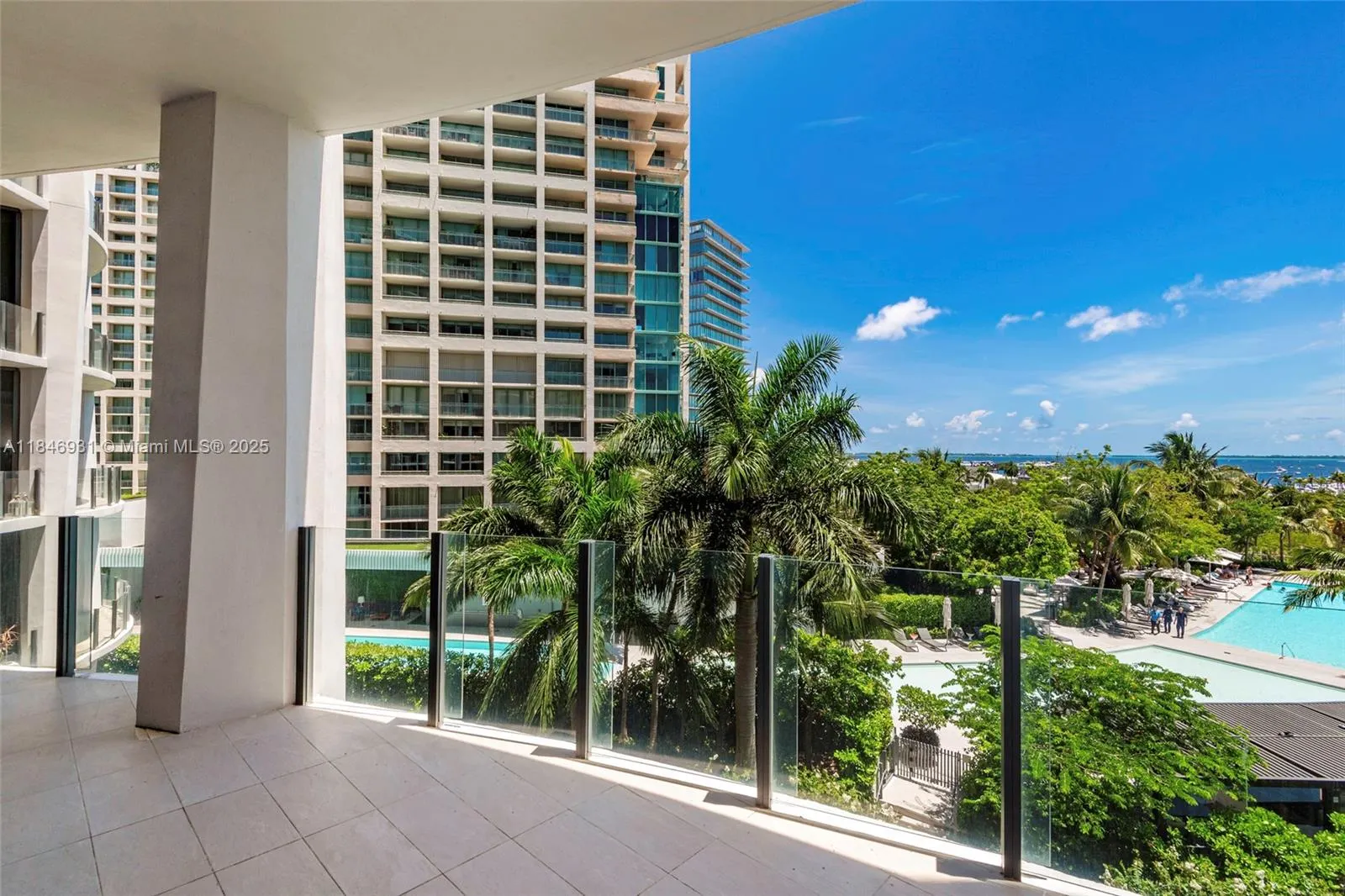 2821 S Bayshore Dr, #7B