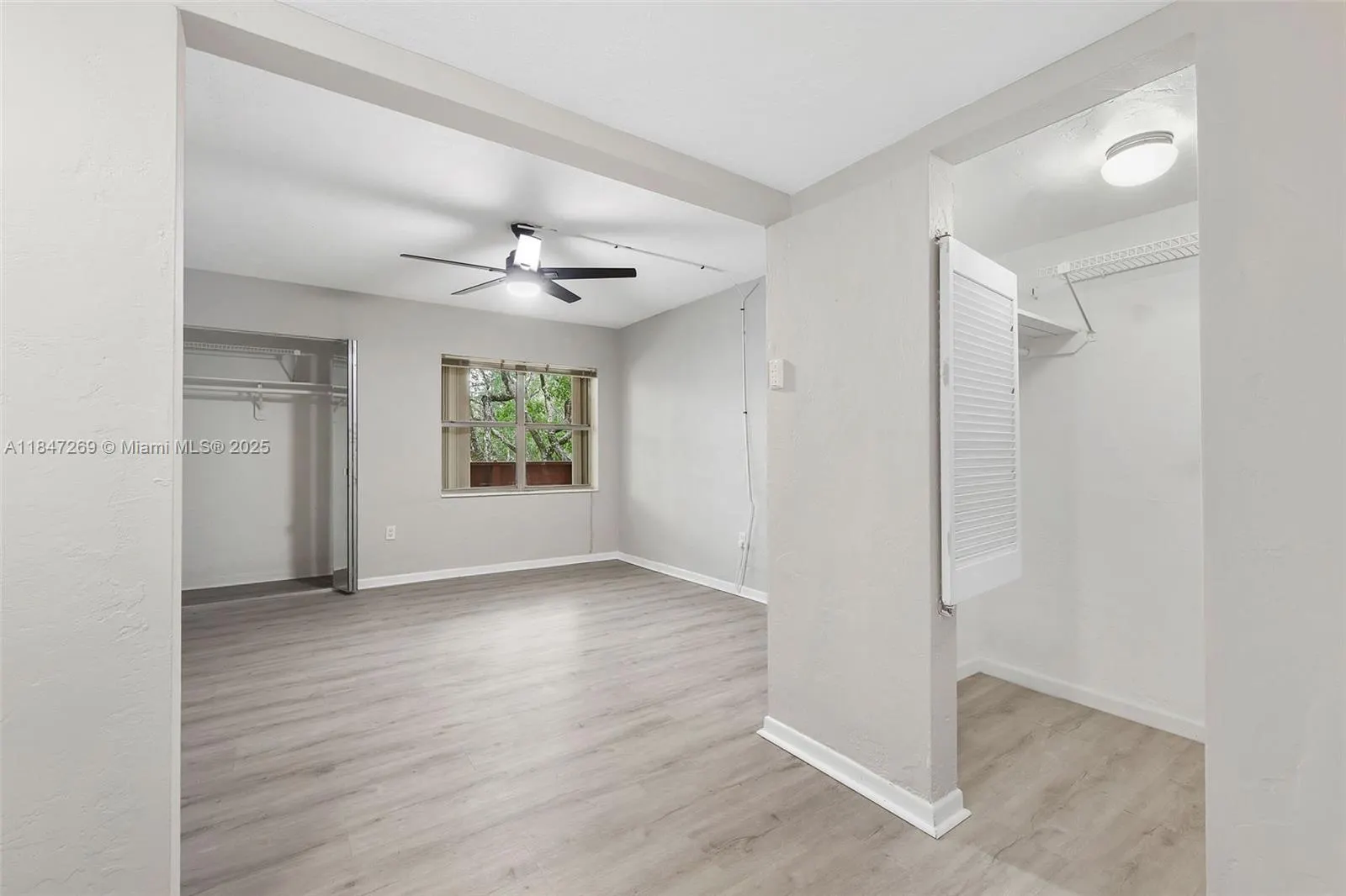1205 Mariposa Ave, #320
