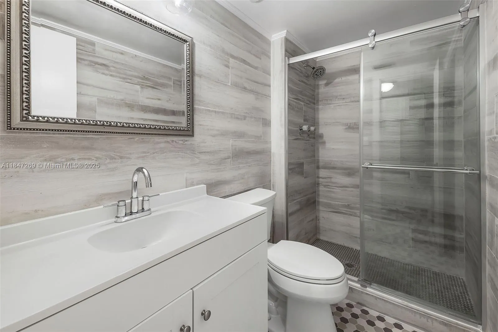 1205 Mariposa Ave, #320