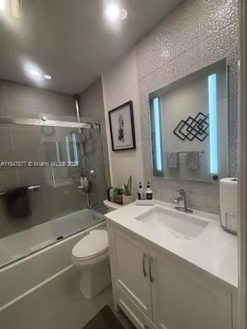 10872 Lake Front Pl
