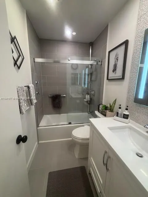 10872 Lake Front Pl
