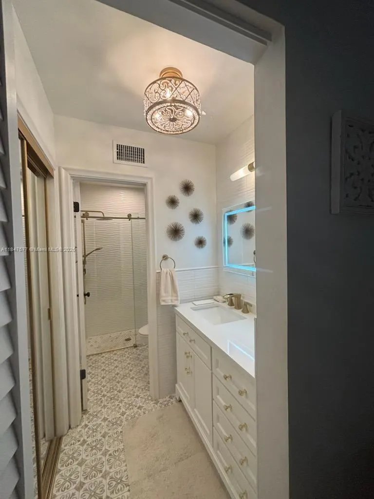 10872 Lake Front Pl
