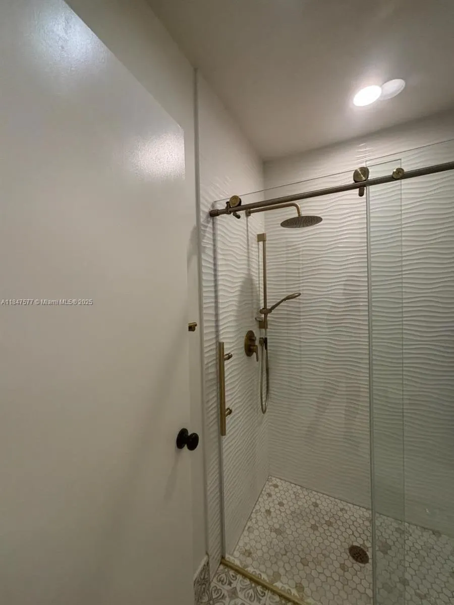 10872 Lake Front Pl
