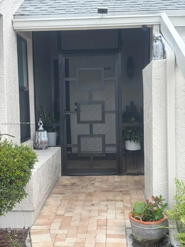 10872 Lake Front Pl