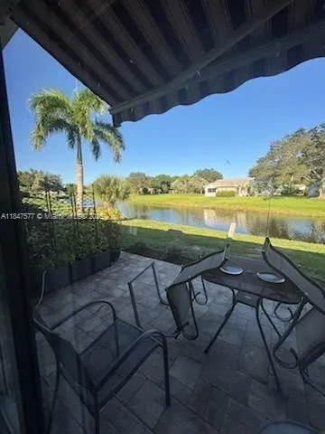 10872 Lake Front Pl