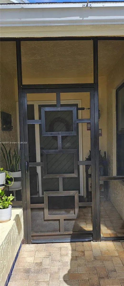 10872 Lake Front Pl