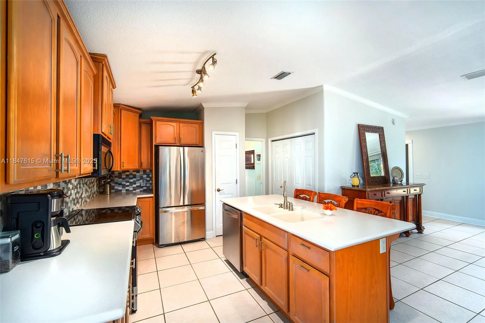17054 Coral Dr