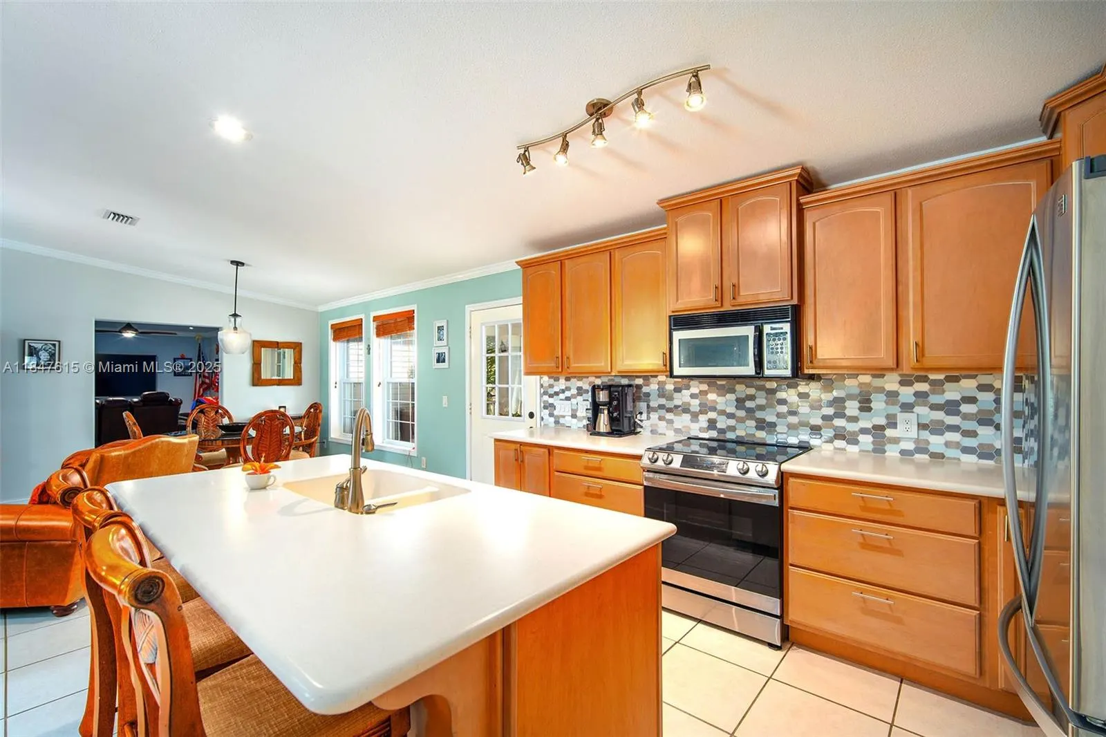 17054 Coral Dr