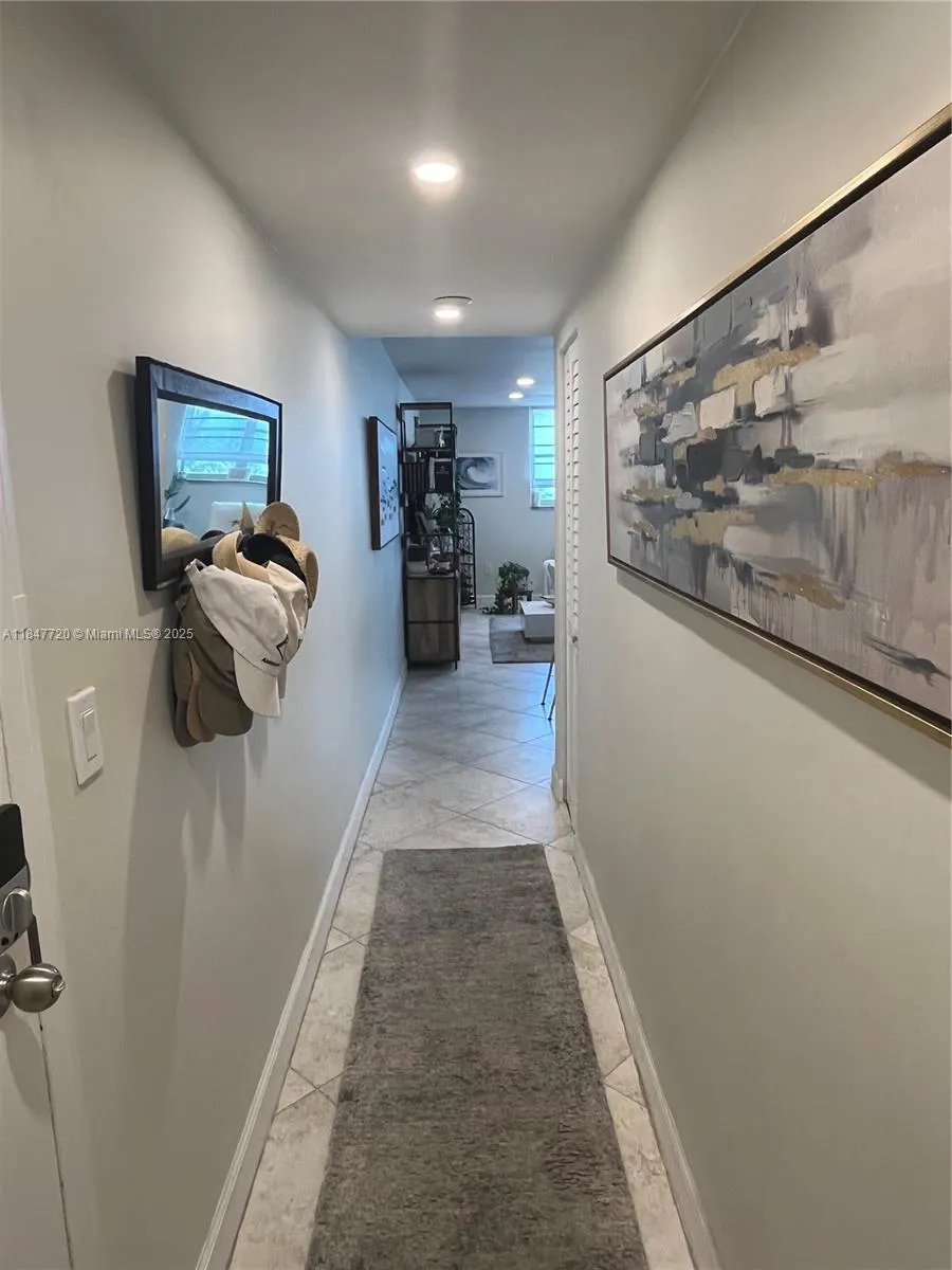 9273 Collins Ave, #312