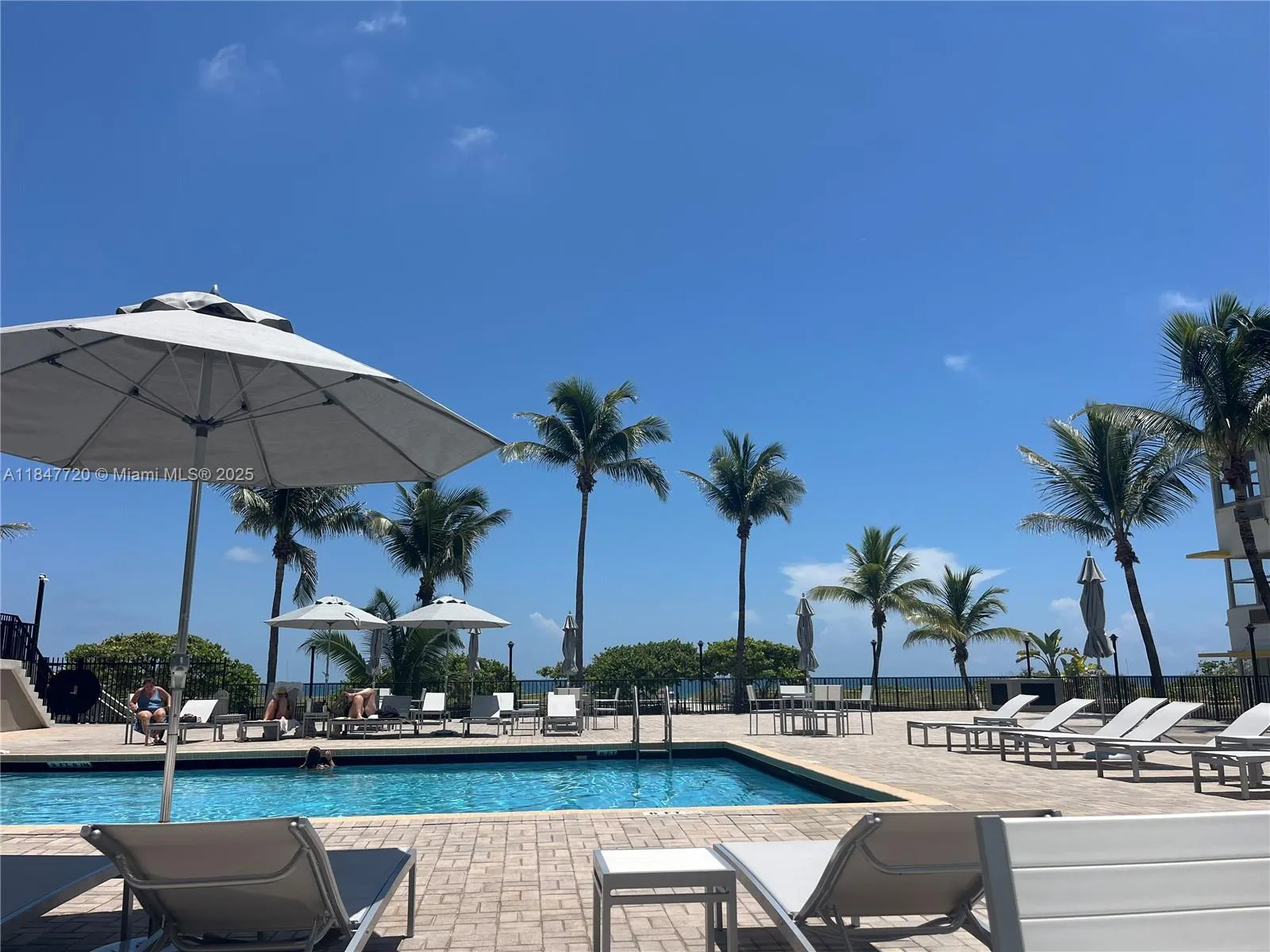 9273 Collins Ave, #312