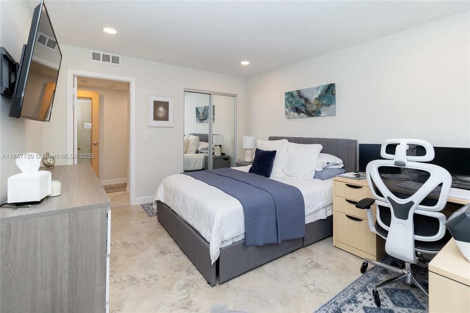 9273 Collins Ave, #312