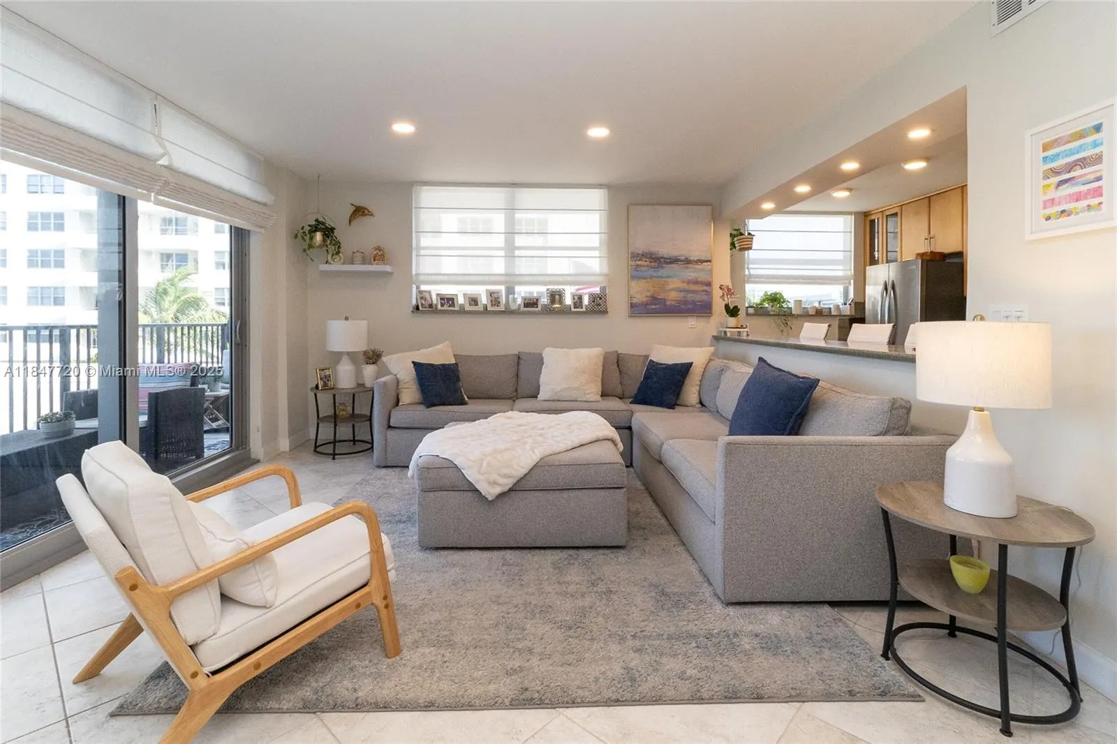 9273 Collins Ave, #312