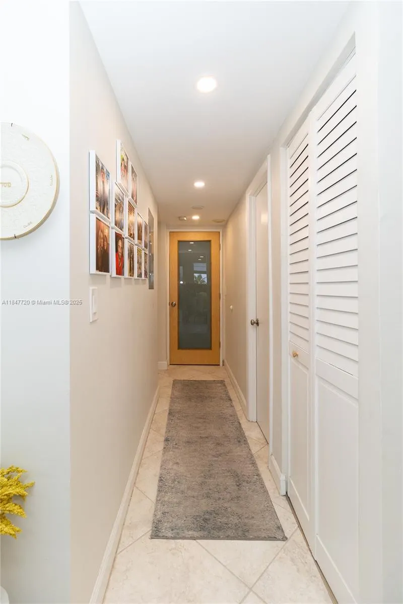 9273 Collins Ave, #312