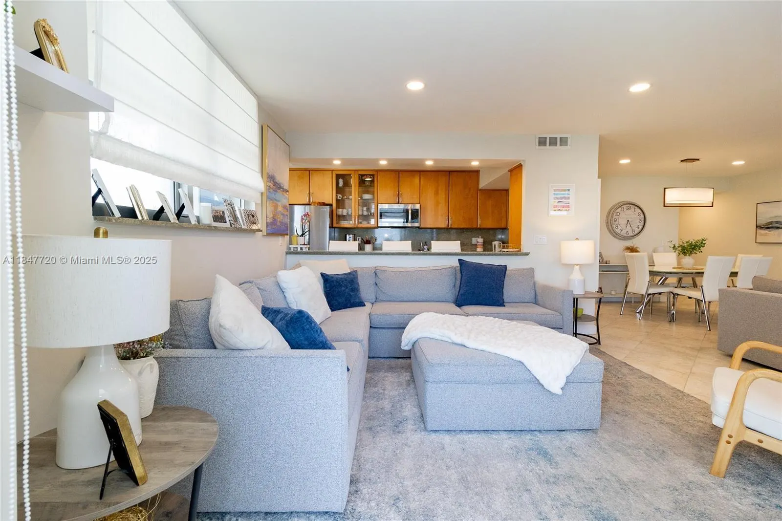 9273 Collins Ave, #312