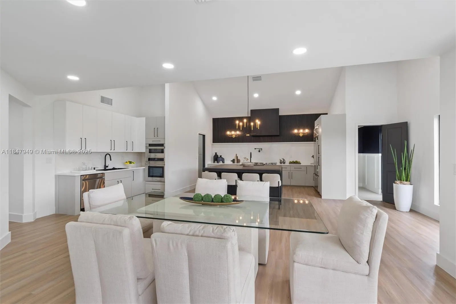 7190 Valencia Drive