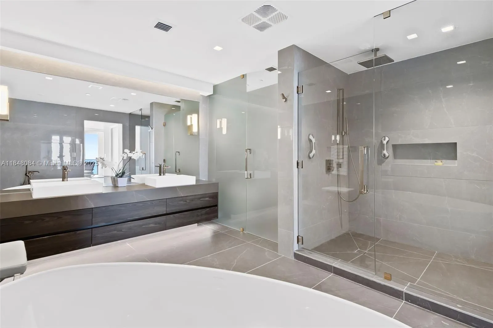 1116 N Ocean Blvd, #504