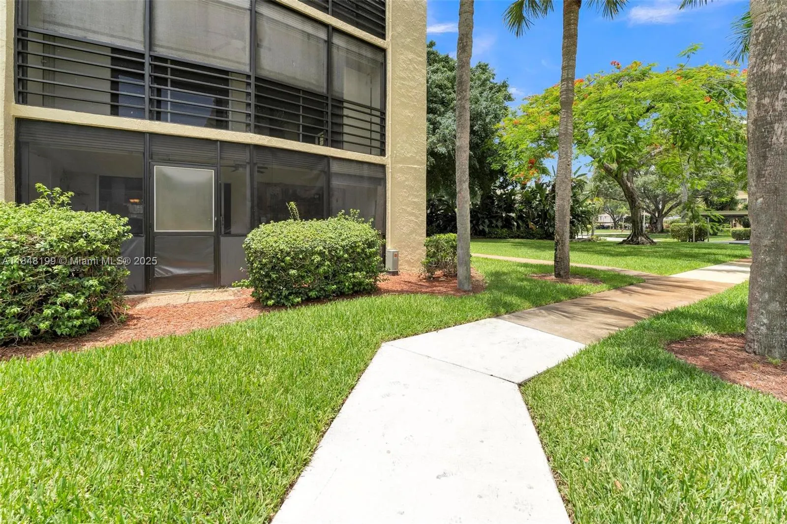 23380 Carolwood Ln, #101
