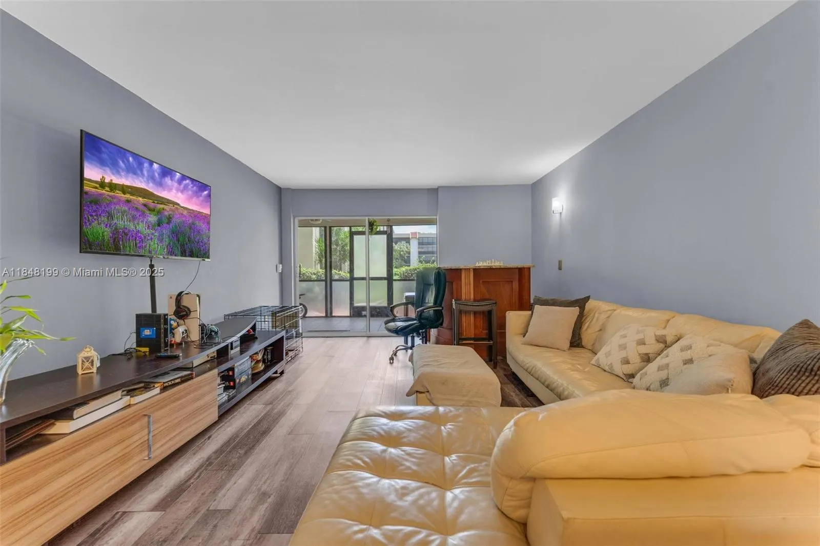 23380 Carolwood Ln, #101