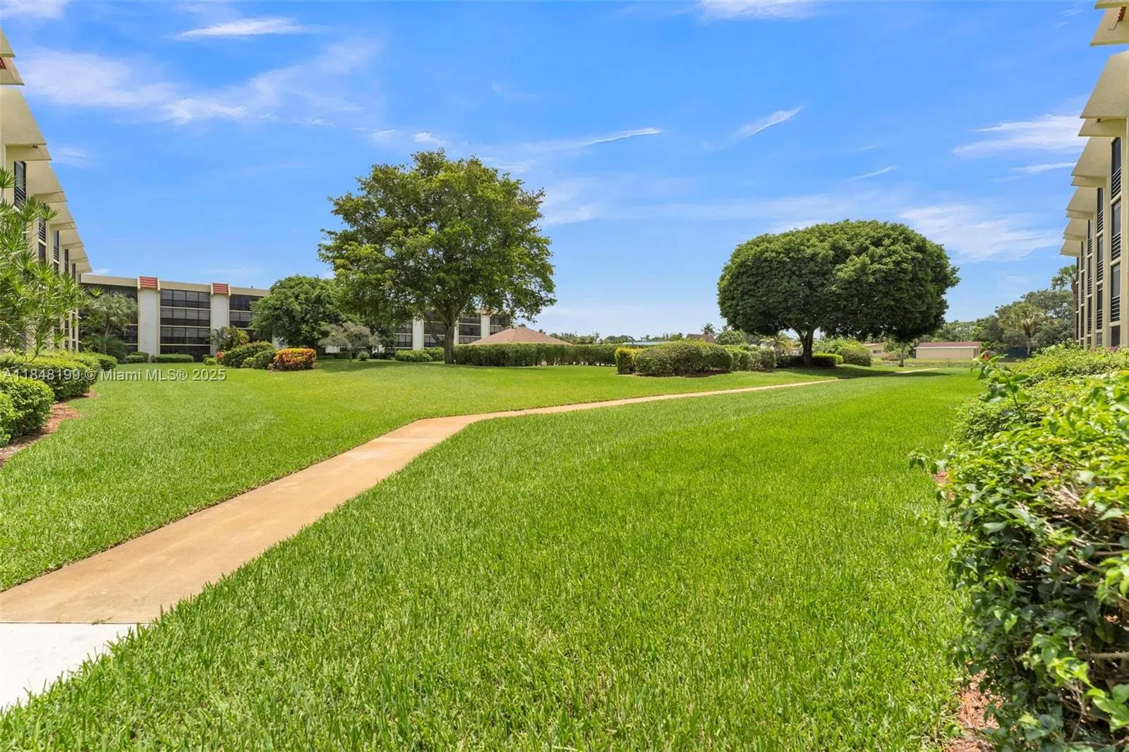 23380 Carolwood Ln, #101
