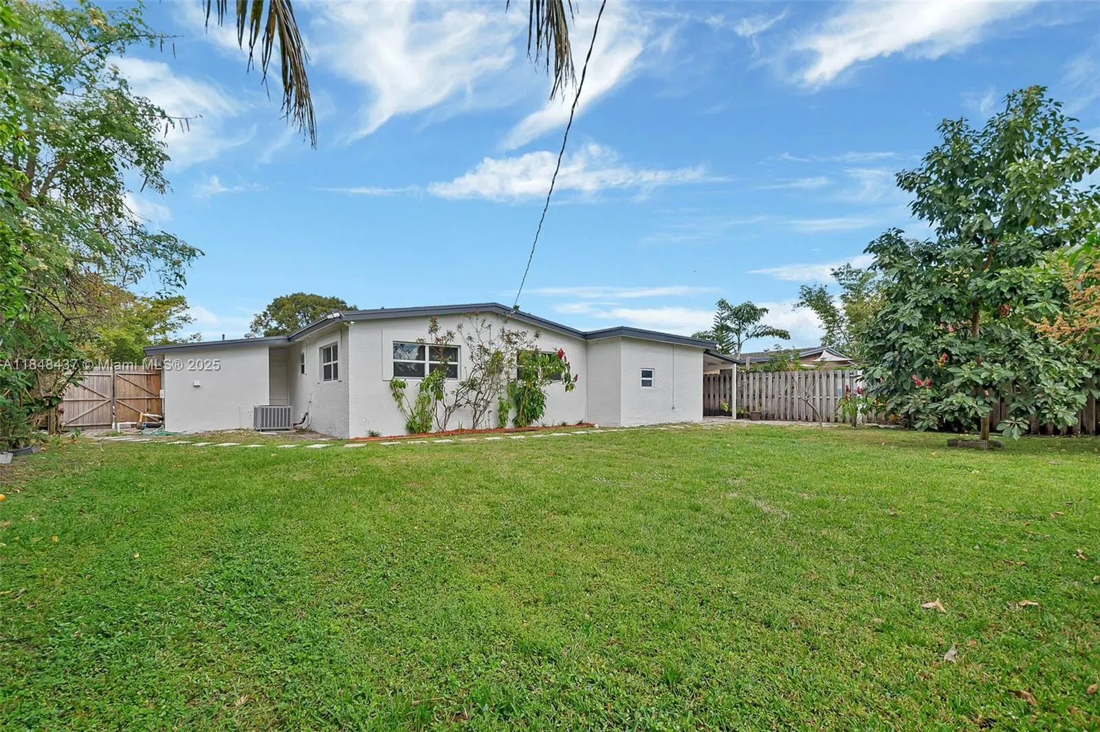 840 NW 39th St
