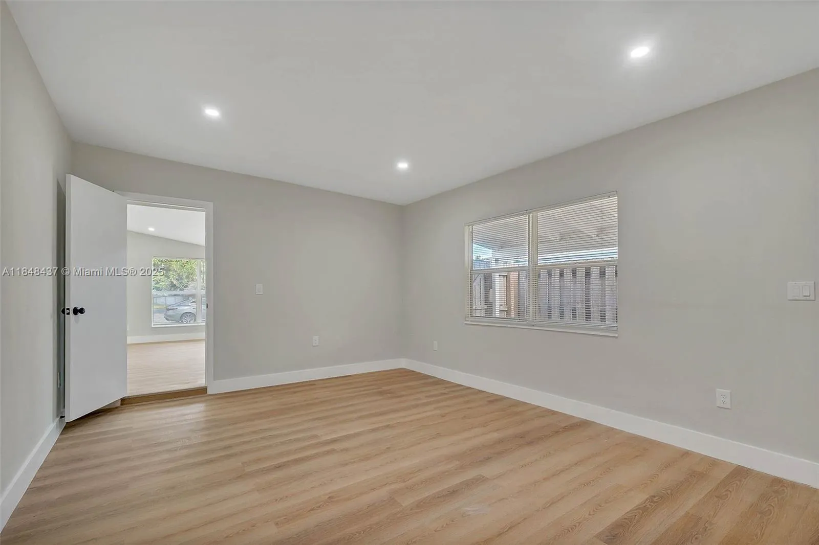 840 NW 39th St