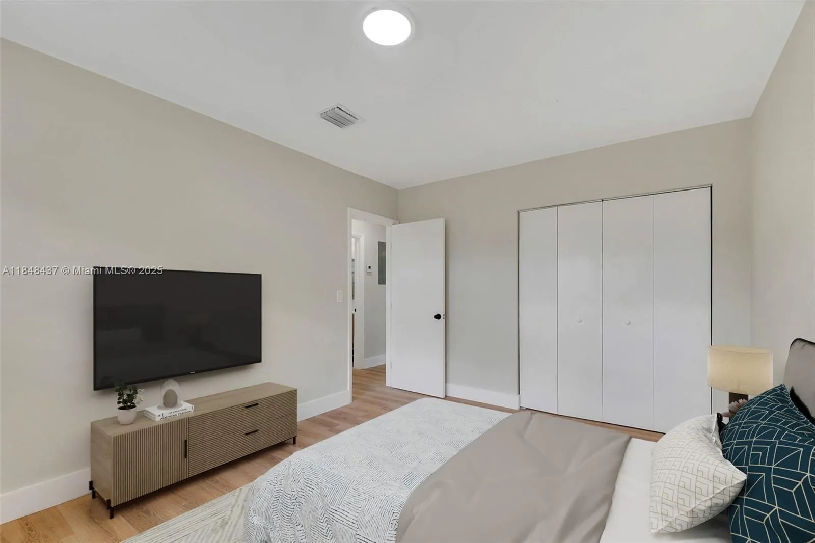840 NW 39th St