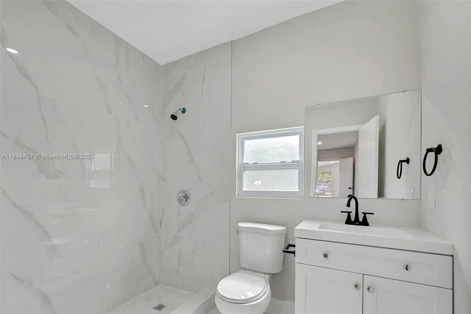 840 NW 39th St