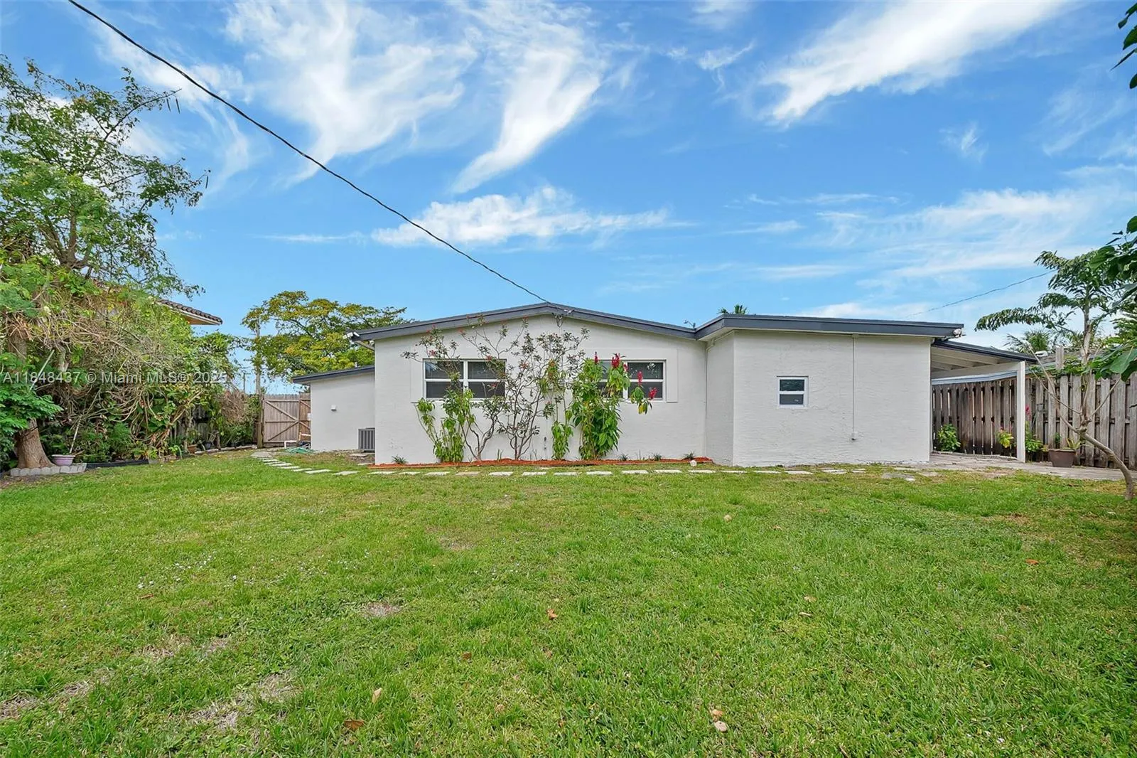 840 NW 39th St