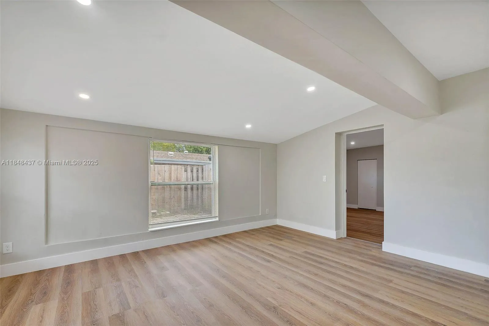 840 NW 39th St
