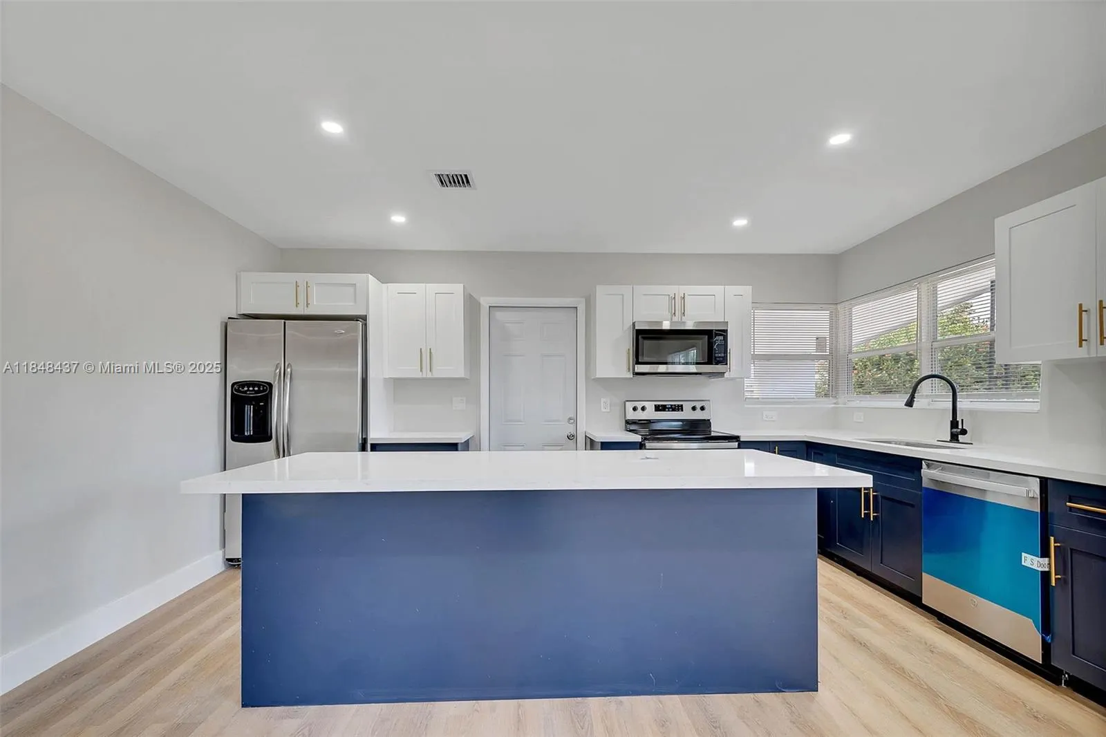 840 NW 39th St