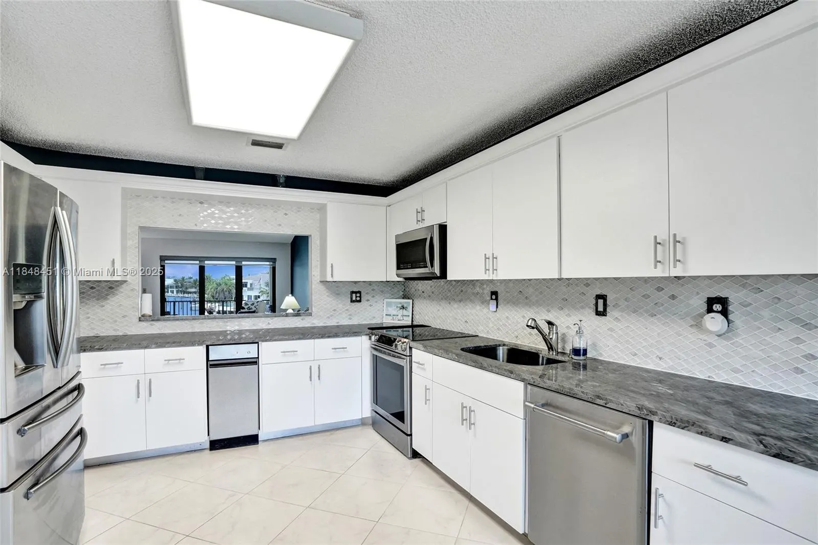 1101 S Riverside Dr, #301
