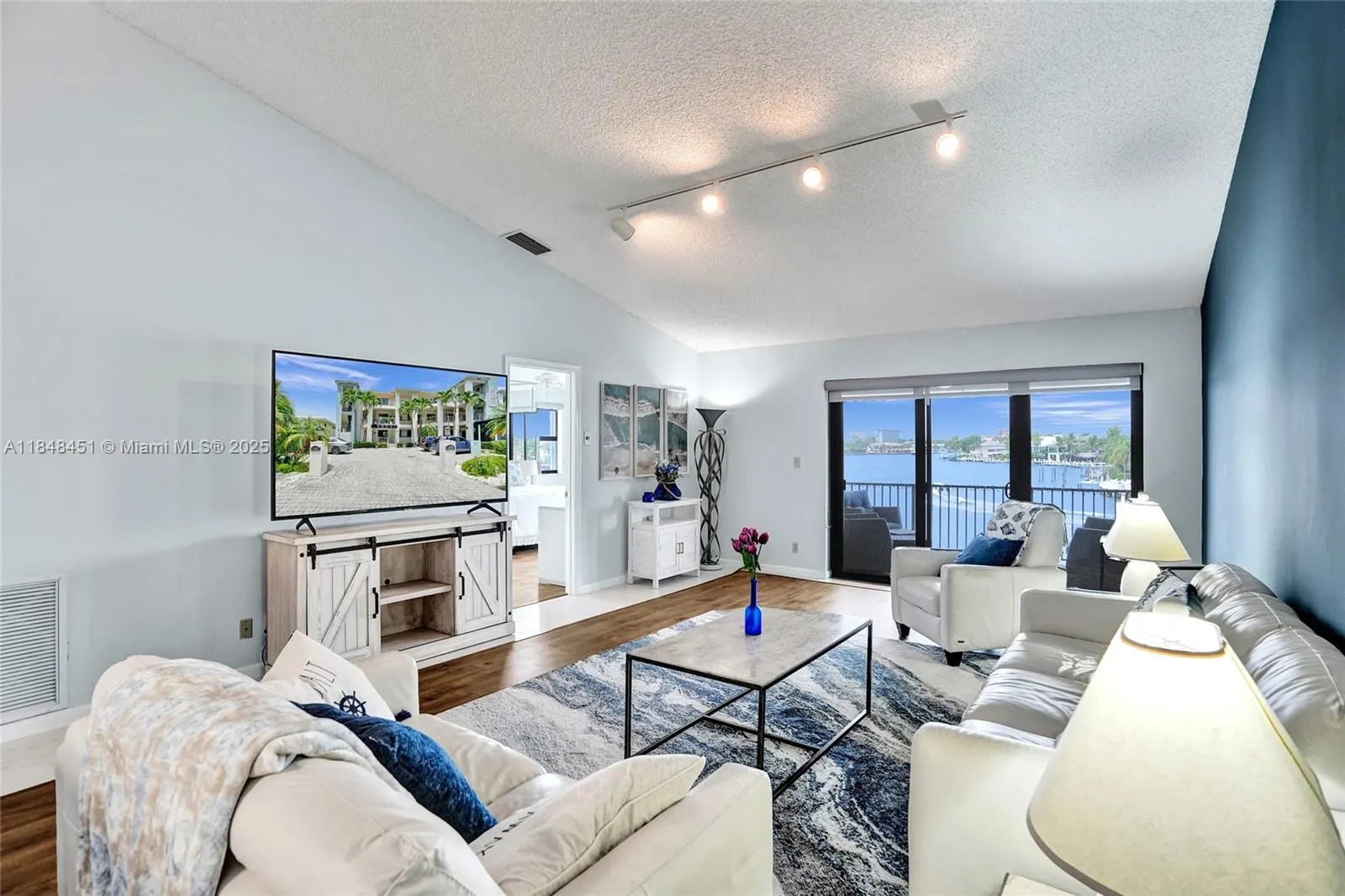 1101 S Riverside Dr, #301