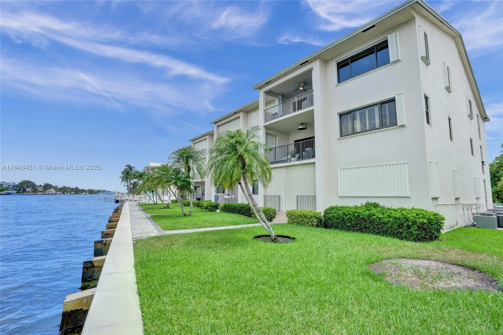 1101 S Riverside Dr, #301