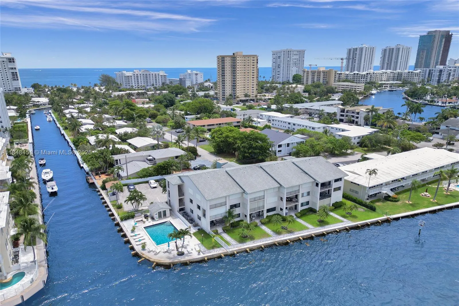 1101 S Riverside Dr, #301