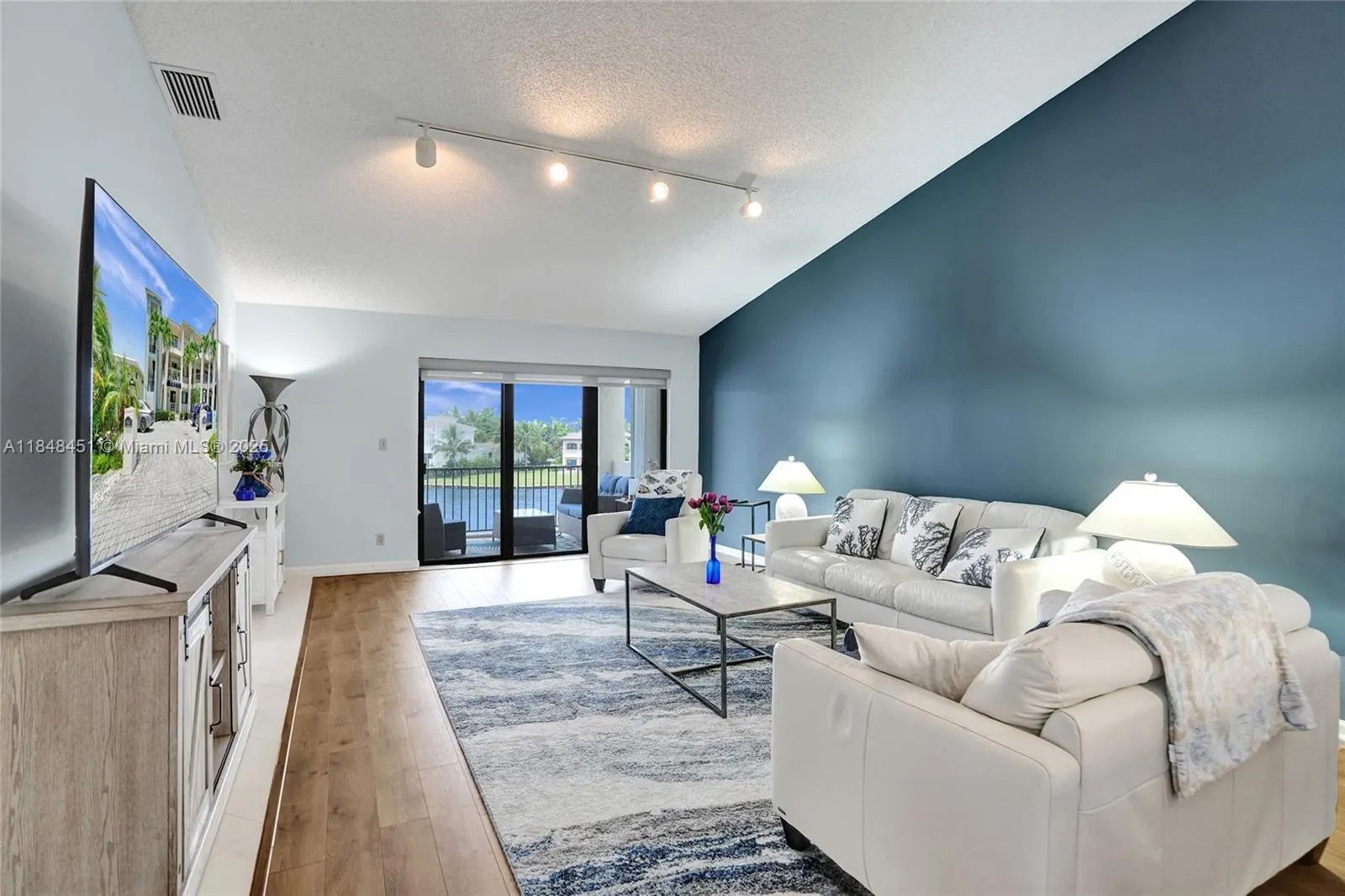 1101 S Riverside Dr, #301