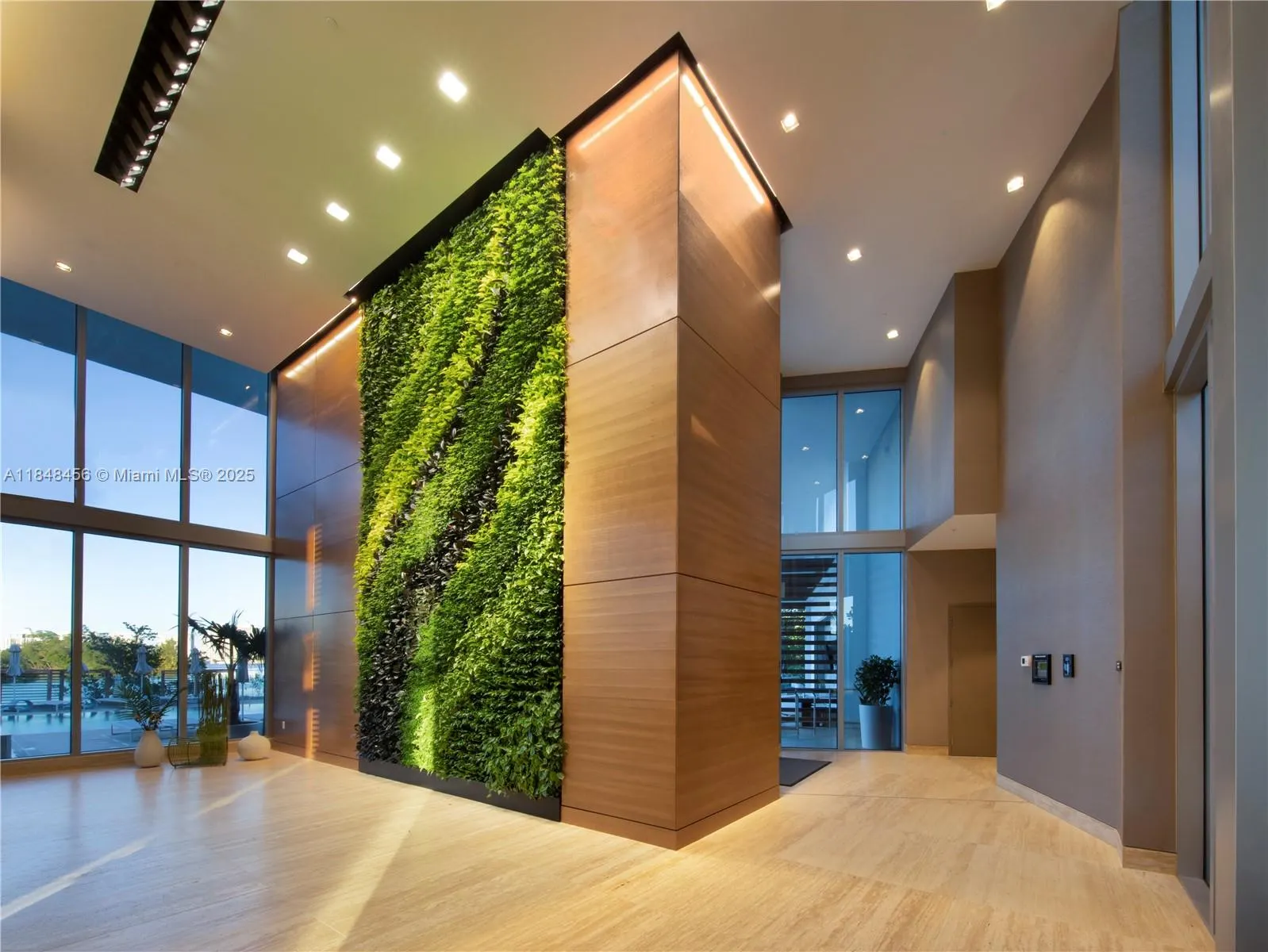 16385 Biscayne Blvd, #1503 +2Parking