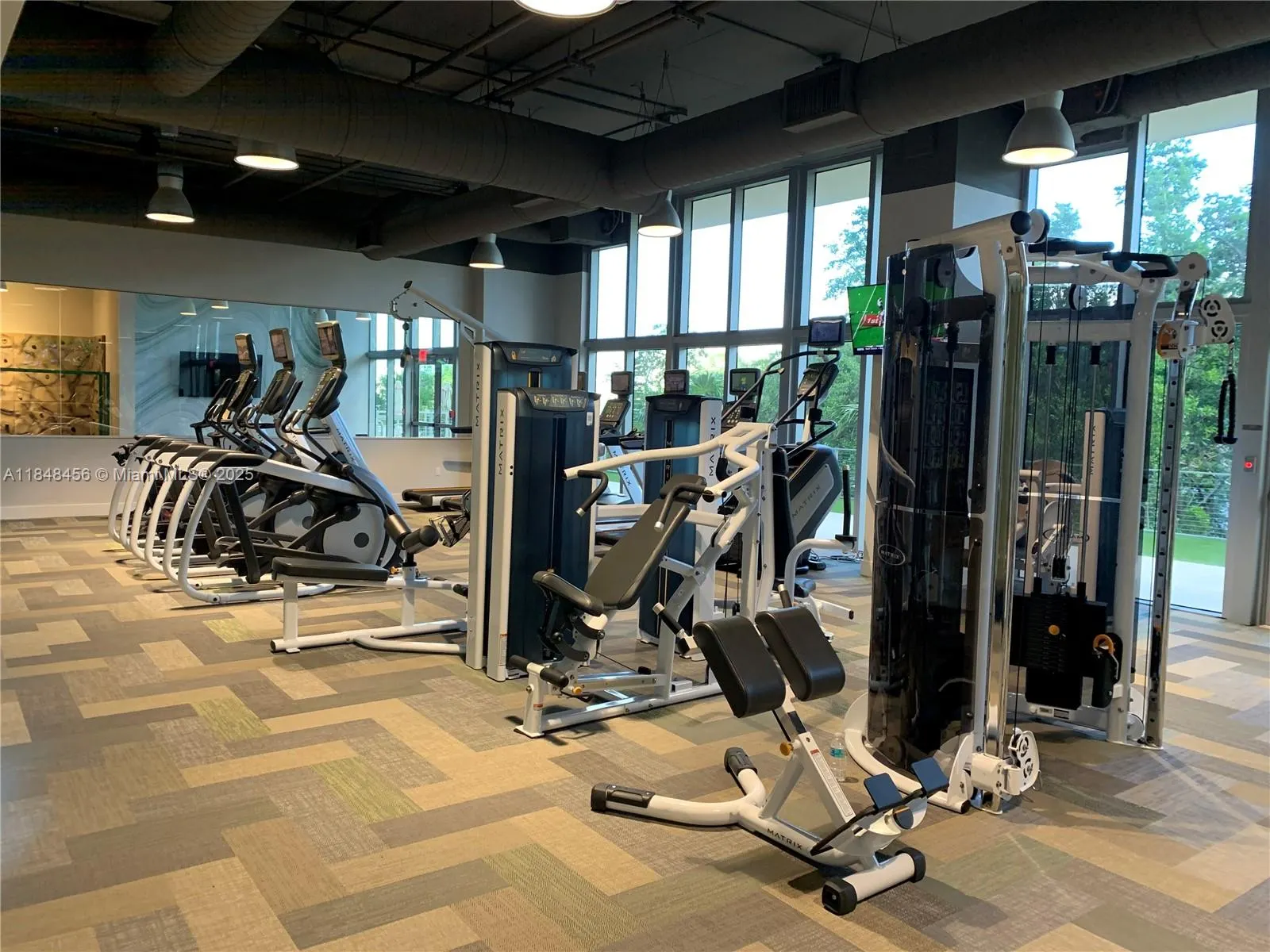 16385 Biscayne Blvd, #1503 +2Parking