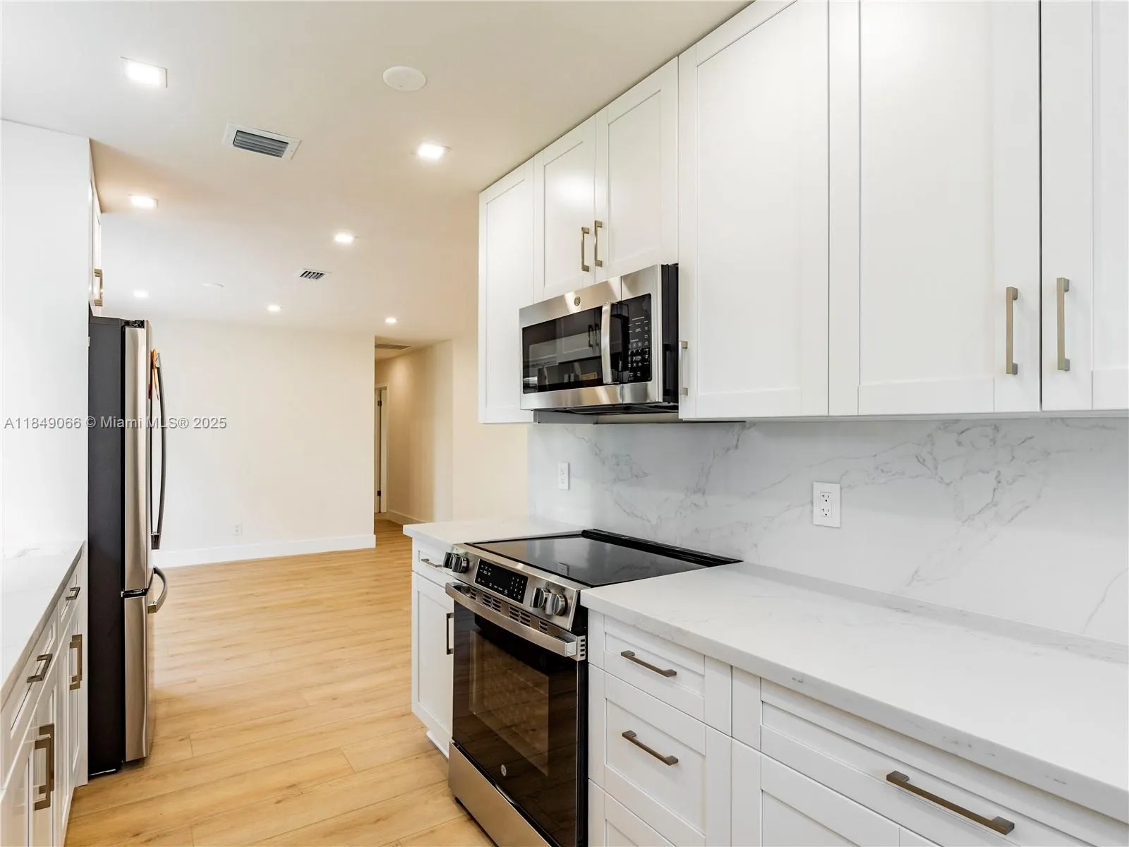 254 SW 4th St