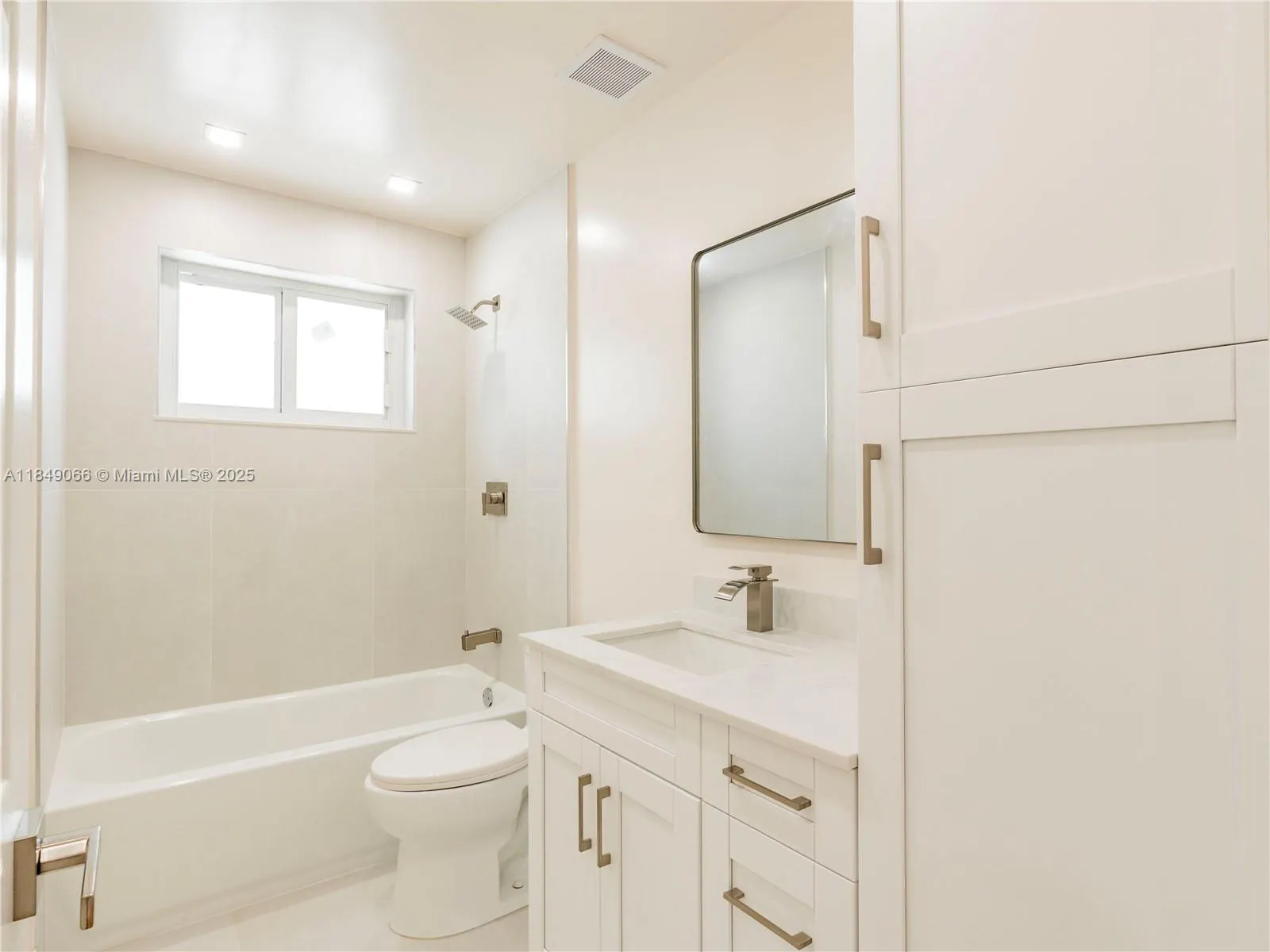 254 SW 4th St