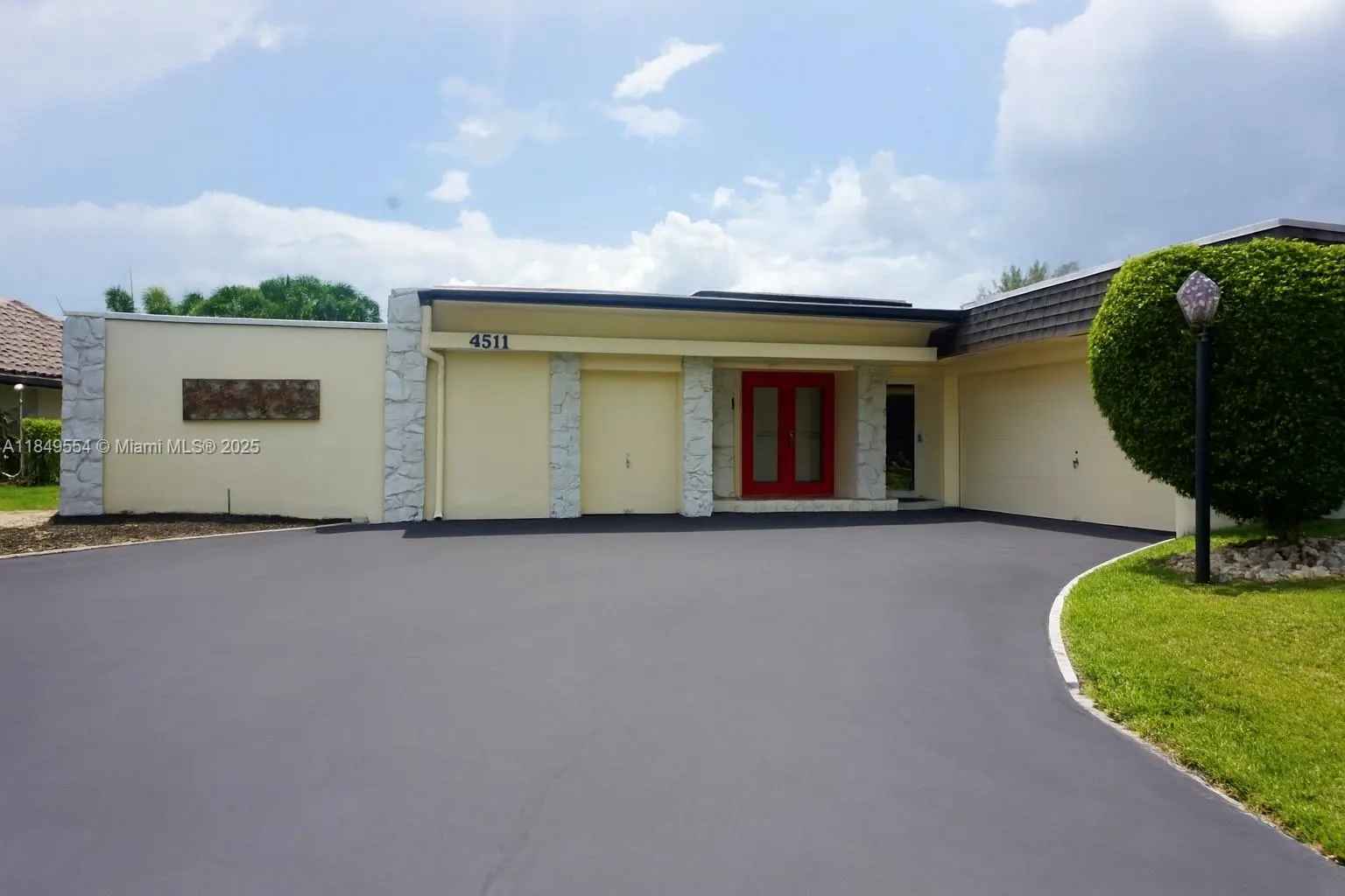 4511 King Palm Dr, #0