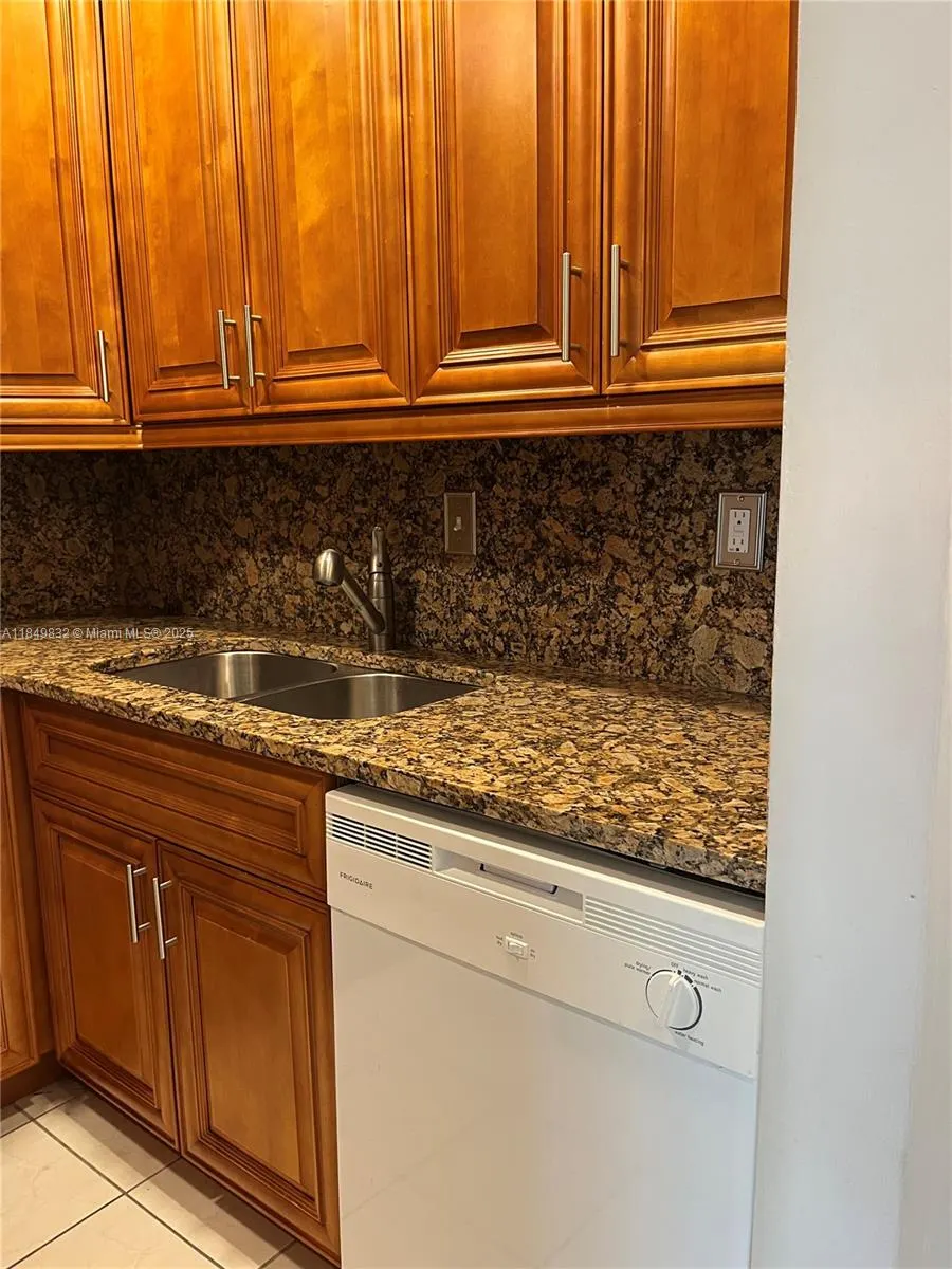 180 Cypress Club Dr, #834