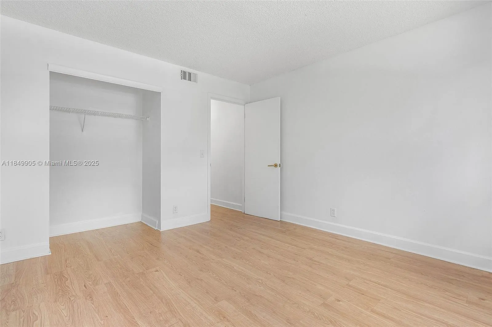 8721 Wiles Rd, #105