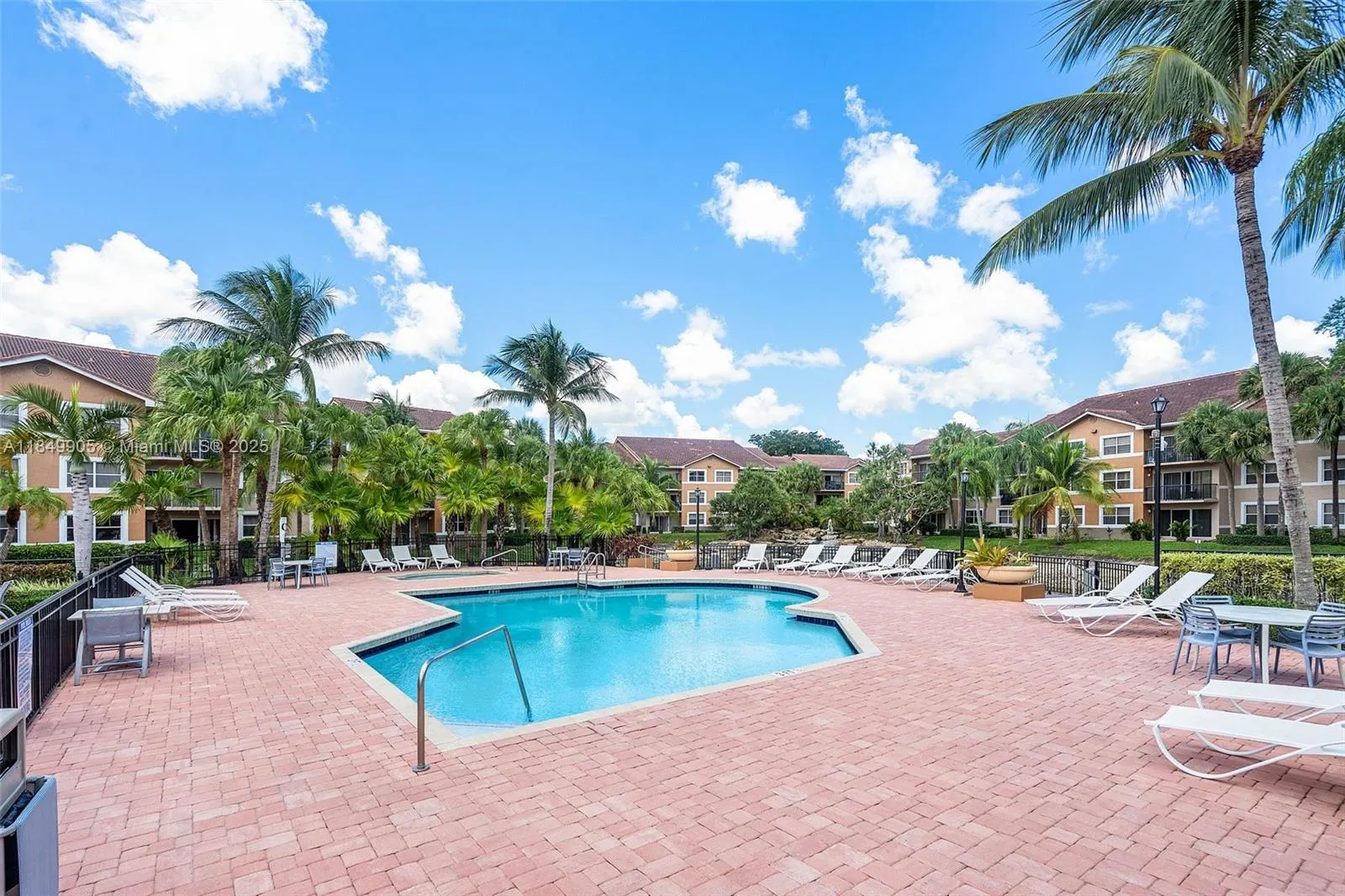 8721 Wiles Rd, #105