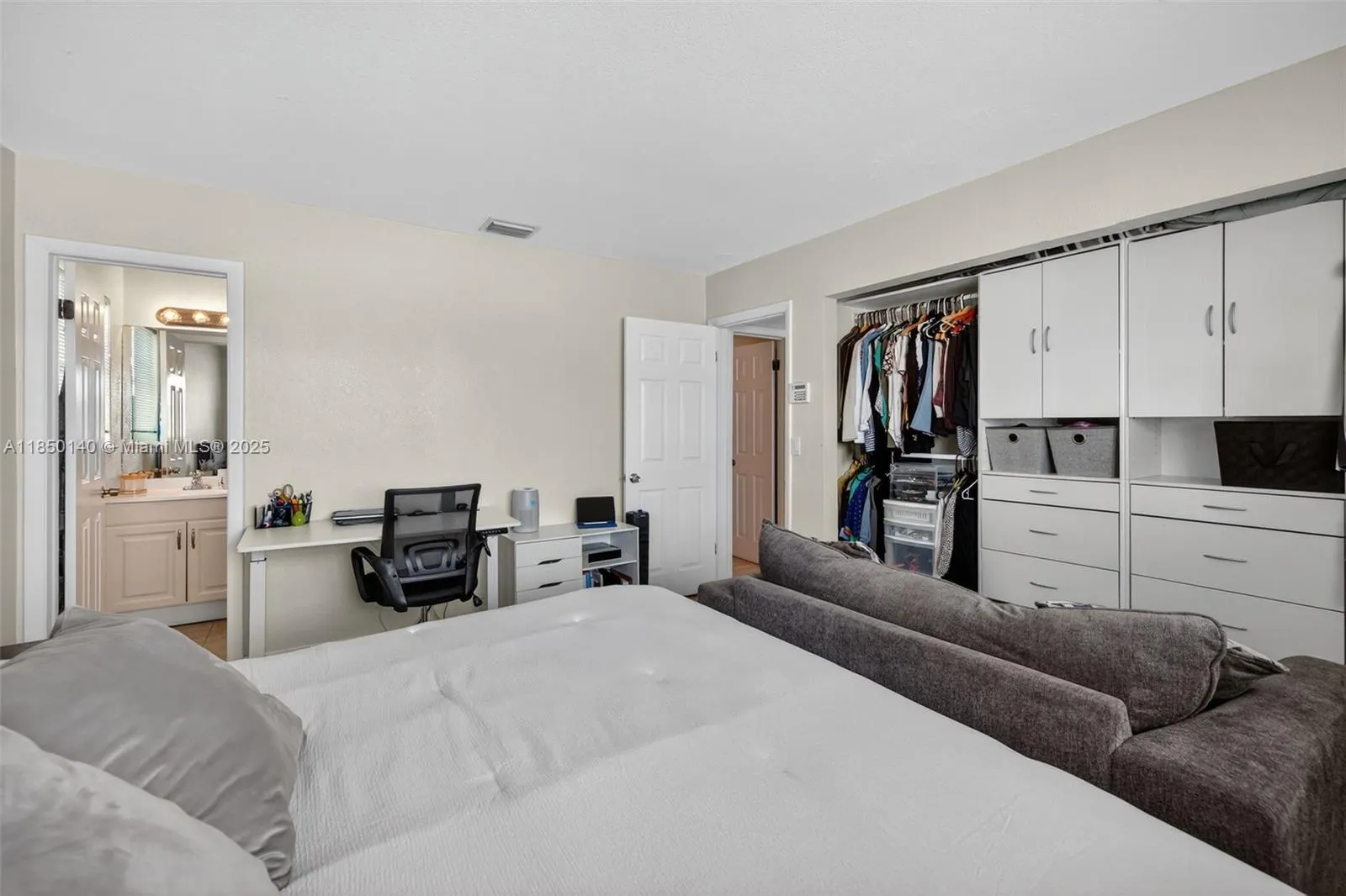 2715 NE 49th St, #309
