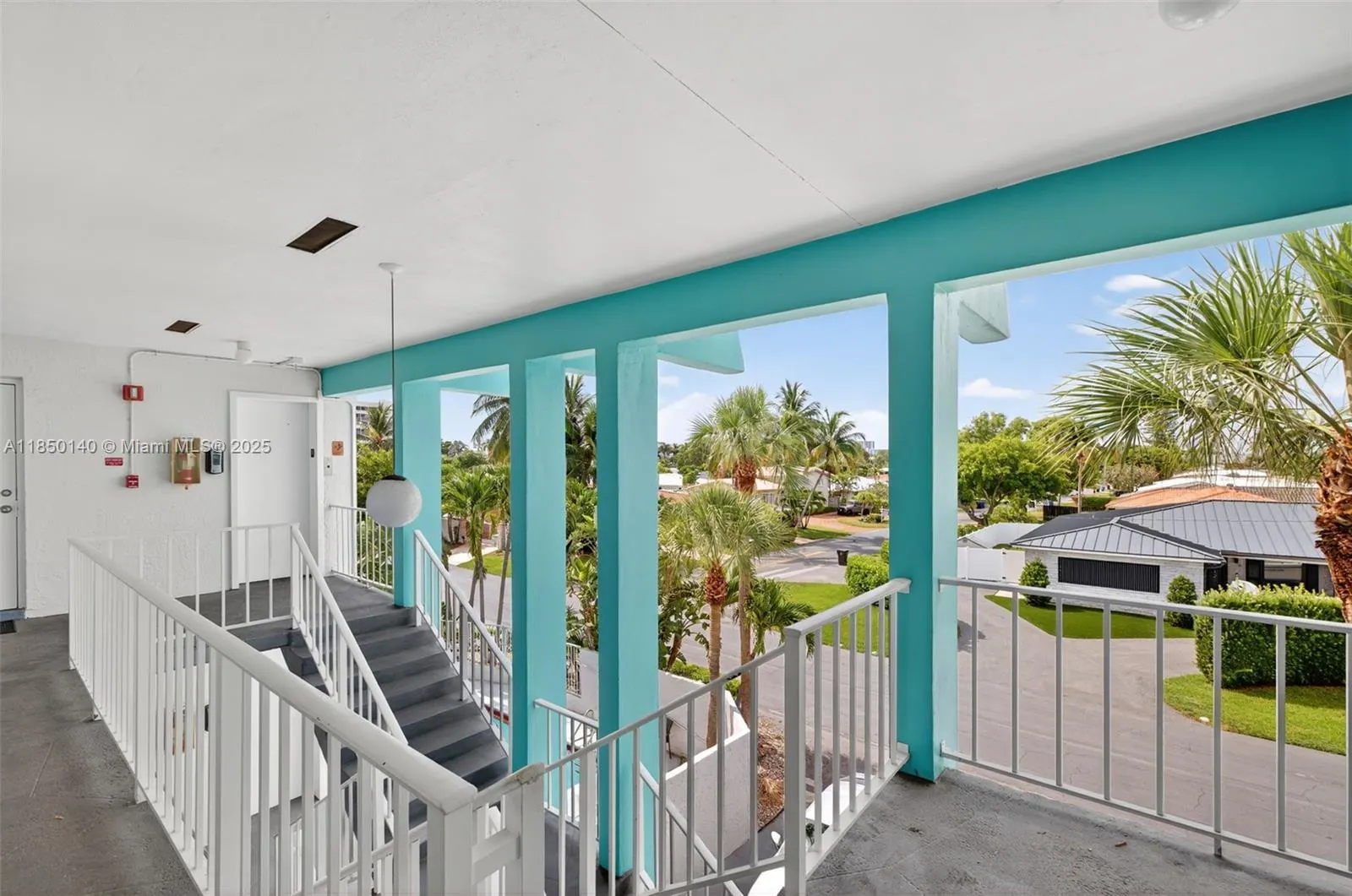 2715 NE 49th St, #309