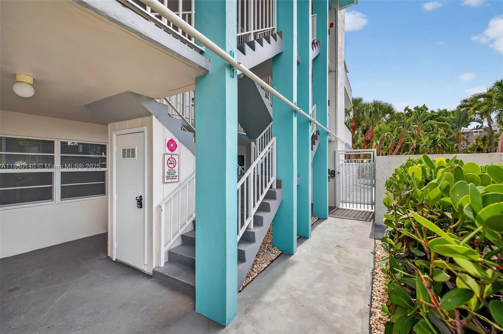 2715 NE 49th St, #309