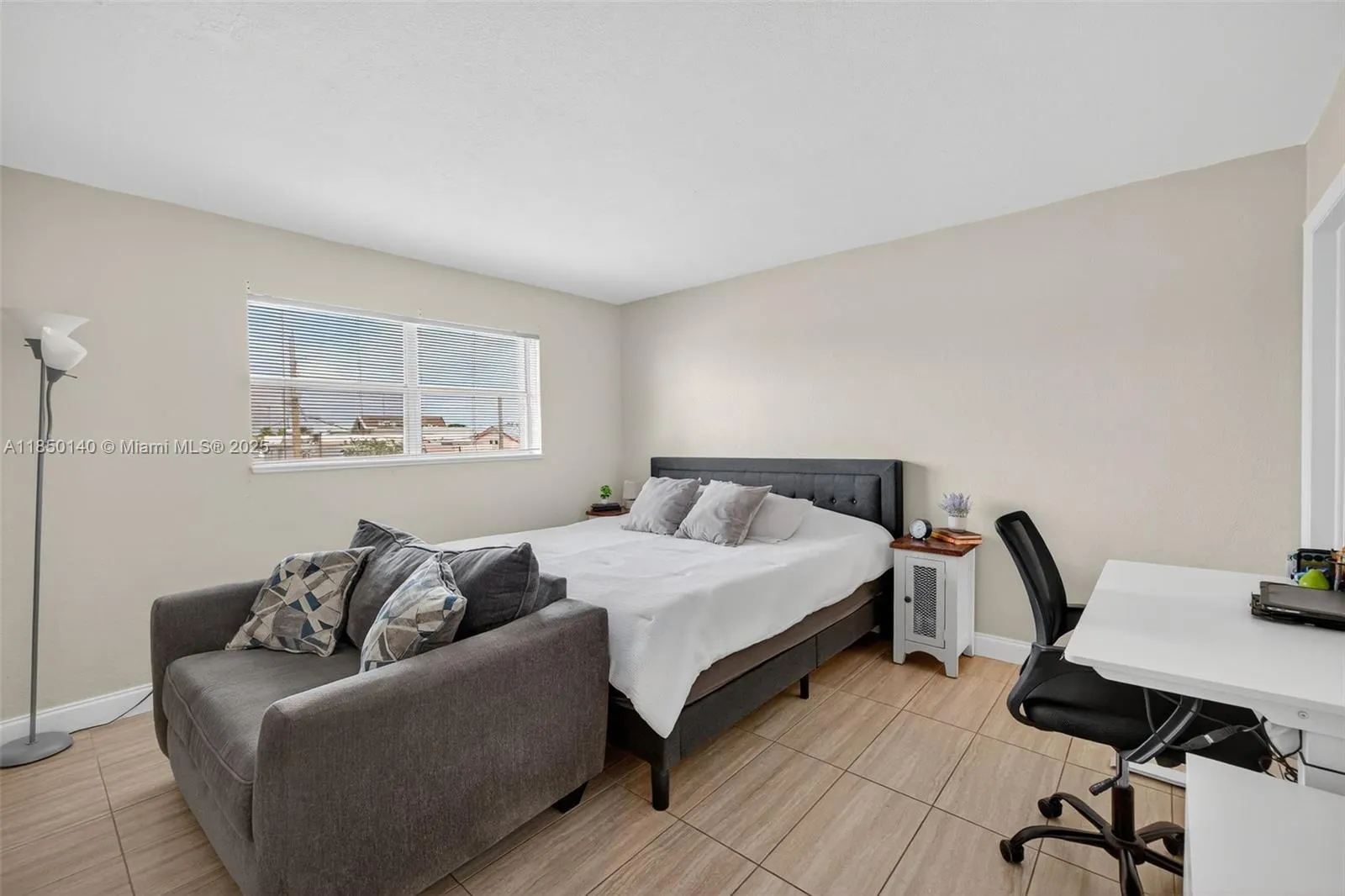 2715 NE 49th St, #309