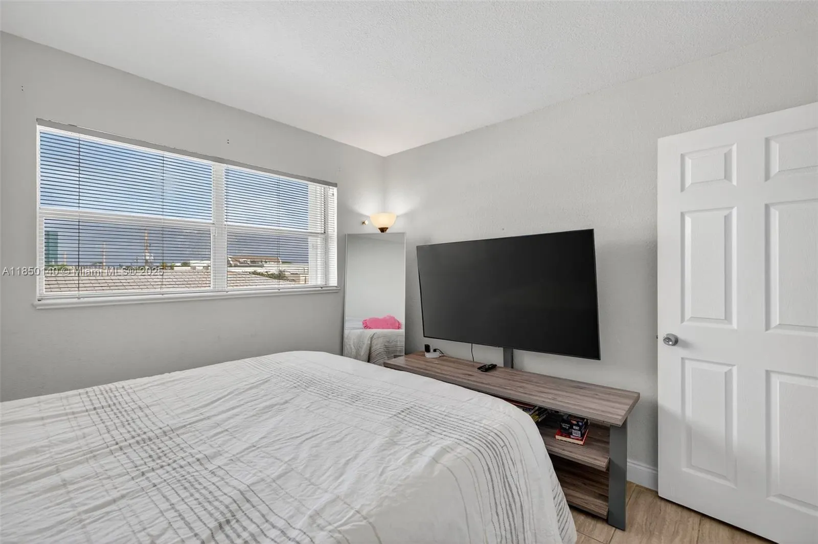 2715 NE 49th St, #309